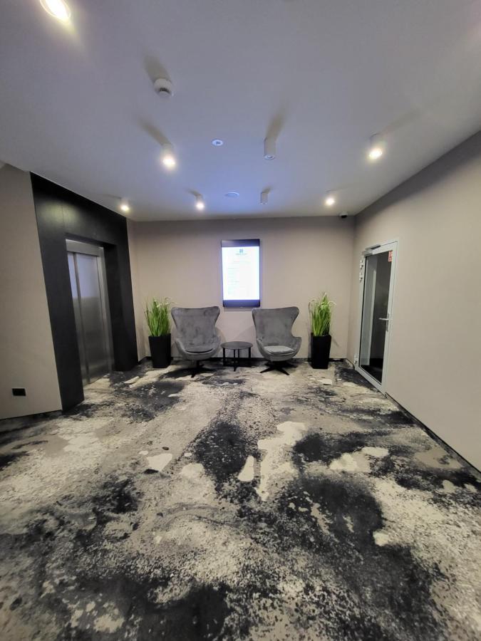 Westin House 131 Apartment *
